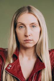 Hey! I am starting to look for an international agent, but I need your  help. If you could point me into a direction of agents who take