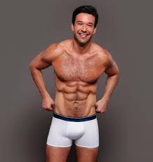 Maybe you would like to learn more about one of these? Sergio Marone Posa So De Cueca Branca E Fas Elogiam Corpaco Sbt
