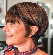 Sfilature e scalature eleganti oppure con sfumature con meches raffinate. Top 30 Colori Capelli Per Donne Over 50 Nel 2022 Capellidistile It