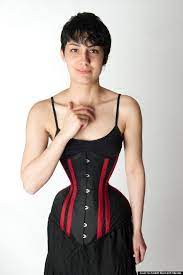 Michele Kobke Shrinks Waist To 16 Inches By Wearing A Corset Every Day For Three Years Pictures Video Huffpost Uk Life