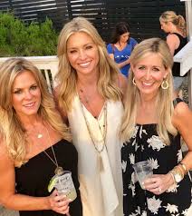 Media Tweets By Ainsley Earhardt Ainsleyearhardt Twitter Female News Anchors News Anchor Media