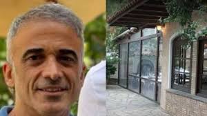 Γεννήθηκε στην αθήνα και ήταν γιος του σπύρου νιάρχου, εμπόρου λαδιών, και της ευγενίας κουμάνταρου. Ikirzmvy1daplm