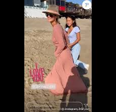 Laeticia hallyday en plongée à saint barthélémy, filmée par pierre farge. Laeticia Hallyday Face A Une Decision Difficile Sourires Malgre Tout Avec Joy Purepeople