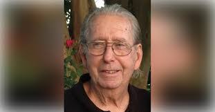 Lee Holbrook's Instagram, Twitter & Facebook