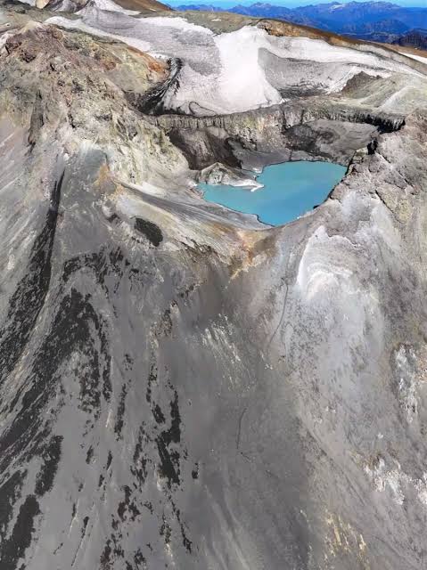 Descubre el Volcán Copahue y sus Termas Naturales