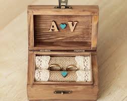 Personalisierte Hochzeit Ring Box Rustikale Holz Ring Box Rustikal Ring Halter Ring Trager Ehering Box Holzerne Hochzeit Ringkissen Hochzeit