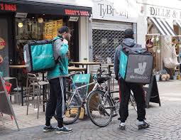 Shop through deliveroo.fr and enjoy attractive discounts! Deliveroo Degaine Reductions Et Distribution De Pourboires Pour Aider Les Restaurateurs