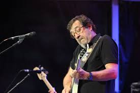 Check spelling or type a new query. Rui Veloso Regressa Aos Concertos No Porto E Lisboa Em Novembro Showbiz Sapo Mag