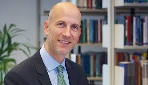 Kocher tiene actualmente tres trabajos bajo un mismo techo. Ihs Direktor Martin Kocher Neuer Professor An Der Universitat Wien