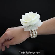 Wrist Corsage Simple Cream Ivory Rose On A Pearl Bracelet With Ribbons Perfect Weddings Corsage Or Prom Corsage Corsage Wedding Corsage Prom Diy Wrist Corsage