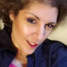 Exploring Unconventional Art Mediums and Techniques