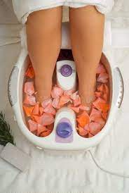 Feet In Spa Massage Bath Women S Feet In Massage Spa Bath With Flower Petals Sponsored Massage Bath Feet Spa Flower Spa Massage Pedicure Spa Spa