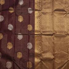 Gold is known to be the best colour that matches peach. Coffee Brown Coloured Kanchipuram Silk Saree With Contrast Peach Pink Blouse