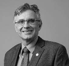 Beste Matie-graduandus Hartlik geluk met die kwalifikasie wat jy vandag  verwerf. Ons is trots op jou! Jy is deel van 'n uitgel