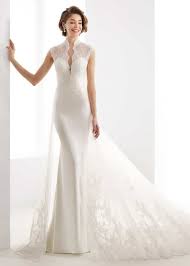 Trend abiti da sposa dalle collezioni nazionali e internazionali delle più famose firme bridal. Pin Su Wedding Dresses