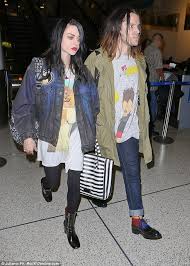 It might not come as a surprise that this visual artist is dating handsome guitarist. Frances Bean Cobain Isaiah Silva Grunge Attire Grunge Fashion Frances Bean Cobain