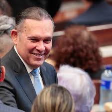 "Es una gravísima irresponsabilidad del presidente": Efraín Cepeda,  presidente del Congreso de Colombia, sobre tensión diplomática entre Petro  y Trump tras decisión de no recibir a deportados