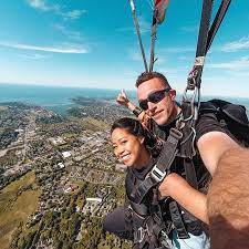 Read this article to see the average price ranges for a solo or tandem jump and a breakdown of what you're how much you'll end up paying depends on a number of factors: Skydiving Near Portland Maine Why Choose Skydive Newport Skydive Newport