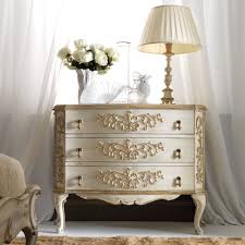 High End Italian Designer Chest Of Drawers At Juliettes Interiors A Large Collection Of Classical Furniture Classi Boyanmis Mobilya Mobilya Mobilya Yenileme