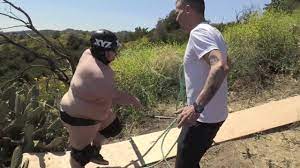 So crazy stunt guy : Fat Guy Skates Into A Bunch Of Cactus Youtube