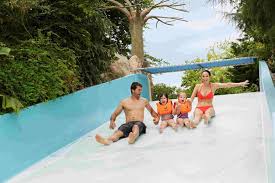 Bewertungen, hotelbilder & top angebote: Center Parc Bois Aux Daims Sejour Cottage Au Center Parc De Morton