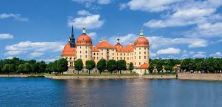 Drei haselnüsse für aschenbrödel ist ein echter ddr klassiker. Schlosser Special Wasserschloss Moritzburg Zauberhafte Filmkulisse Und Konigliche Lustbarkeiten Top Magazin Dresden