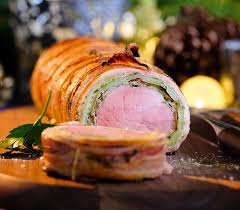 Schweinsfilet Im Speck Kabis Mantel Mit Ruebli Pastinaken Puree Rezept Lebensmittel Essen Hackfleisch Rezepte Hackfleisch