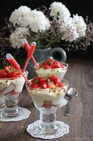 Coupes De Fraises Mascarpone Citron Recettes De Fraises Recette Mascarpone Cuisine Et Boissons