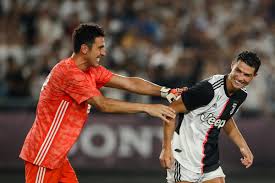 Gianluigi buffon wurde am 28.01.1978 geboren. Gianluigi Buffon On Twitter Grande Cr7issimo Congrats For This Great Achievement My Friend 746 Goals Are An Huuuge Amount You Reached Puskas Now You Have To Get Pele Cristiano Https T Co He6hzme4dh