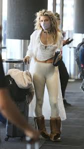 Mccord appeared in the campaigns for several brands, including estee lauder, and also modeled for seventeen.mccord … Annalynne Mccord Style Clothes Outfits And Fashion Celebmafia