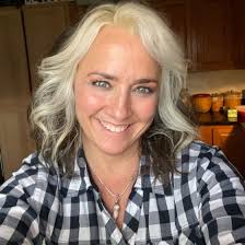 Laura Wakelam's Instagram, Twitter & Facebook