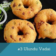 Ia mempunyai dua versi iaitu paruppu vadai dan ulunthu vadai. Jomlah Cuti Antara Makanan Tradisi Kaum India Yang Masih Facebook