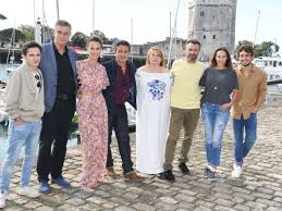 La vie nous appartient a reçu une note de 3.5 sur 5(2 votes) réalisé par: Epingle Sur Series Tv