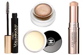Hosk, doğumu hayatımın en acılı, en korkulu ve en karanlık anlarıyla diyerek tarif etti. What S In Her Bag Victoria S Secret Angel Elsa Hosk Newbeauty