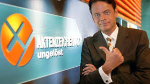 With aktenzeichen xy eduard zimmermann and zdf succeeded in starting a tv format that had not existed. Bremen Falsche Dhl Mitarbeiter Rauben Im Marz Einen Bremer Aus Fall Lauft Bei Aktenzeichen Xy Ungelost Bremen