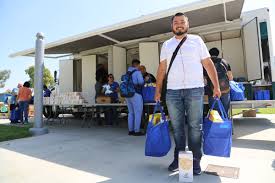 View scheduled mobile food pantries. Mobile Food Pantry Los Angeles Regional Food Bank