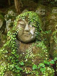 Moss Covered Statue Mit Bildern Moosgarten Gartensteine