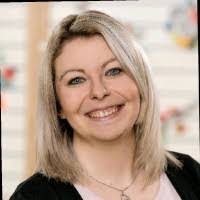 Nina Bayer's Instagram, Twitter & Facebook