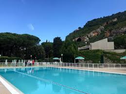 L'ingresso in disimpegno separa la cucina abitabile dal soggiorno. Apertura Piscina Uliveto Terme Nell Estate 2017