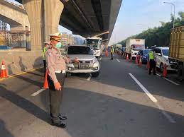 Madiun perpanjang ppkm dengan fokus pelarangan mudik. Larangan Mudik Diperpanjang Ini Jadwal Dan Aturan Lengkapnya Berita Otomotif Mobil123 Com