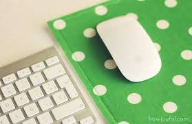 You won't believe how easy it is to make your own mouse pad! Diy Mouse Pad Super Easy Fabric Scrap Mousepad Tutorial