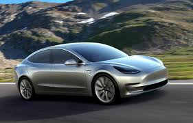 The tesla model 3 was introduced in the 2017 model year. Tesla Model 3 Este Aici Are Autonomie MinimÄƒ De 350 De Kilometri CostÄƒ 35 000 De Dolari Si A Primit Deja 115 000 De Comenzi Automarket