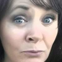 Sara Bent's Instagram, Twitter & Facebook