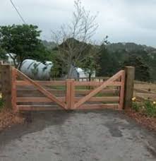 Let's take a look at what you should expect to pay for your split rail fence, and what matters most. Split Rail Fence Driveway Entrance Ideas Farm Entrance Farm Gate Farm Gate Entrance