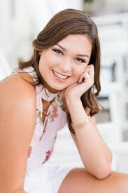 Hannah Housley's Instagram, Twitter & Facebook