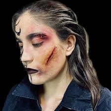 Explora nuestra recopilación de #halloweenmakeup ¿Cuál es tu favorito?👻  ¿Trick or treat?🎃