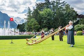 Ferienwohnungen interlaken pauschalreisen interlaken flüge interlaken restaurants interlaken sehenswürdigkeiten interlaken. Feiere Am 1 August 2021 Den Schweizer Nationalfeiertag In Interlaken Mit Festumzugen Hohenfeuern Und Farbenprachtigen Fe Interlaken Nationalfeiertag Feiertag