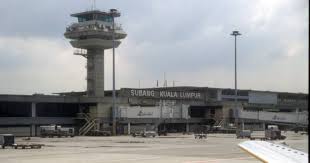 Lapangan terbang antarabangsa kuala lumpur merupakan salah satu hab penerbangan yang terpenting di rantau asia tenggara selain lapangan terbang suvarnabhumi di bangkok, lapangan terbang antarabangsa hong kong dan lapangan terbang changi singapura. Terminal Satu Lapangan Terbang Subang Dibuka Pekhabar