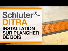 Comment Installer La Membrane De Desolidarisation Schluter Ditra Sur Un Plancher De Bois Youtube