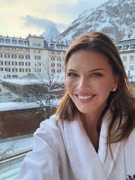 Linda Firestone (@LindaYFirestone)